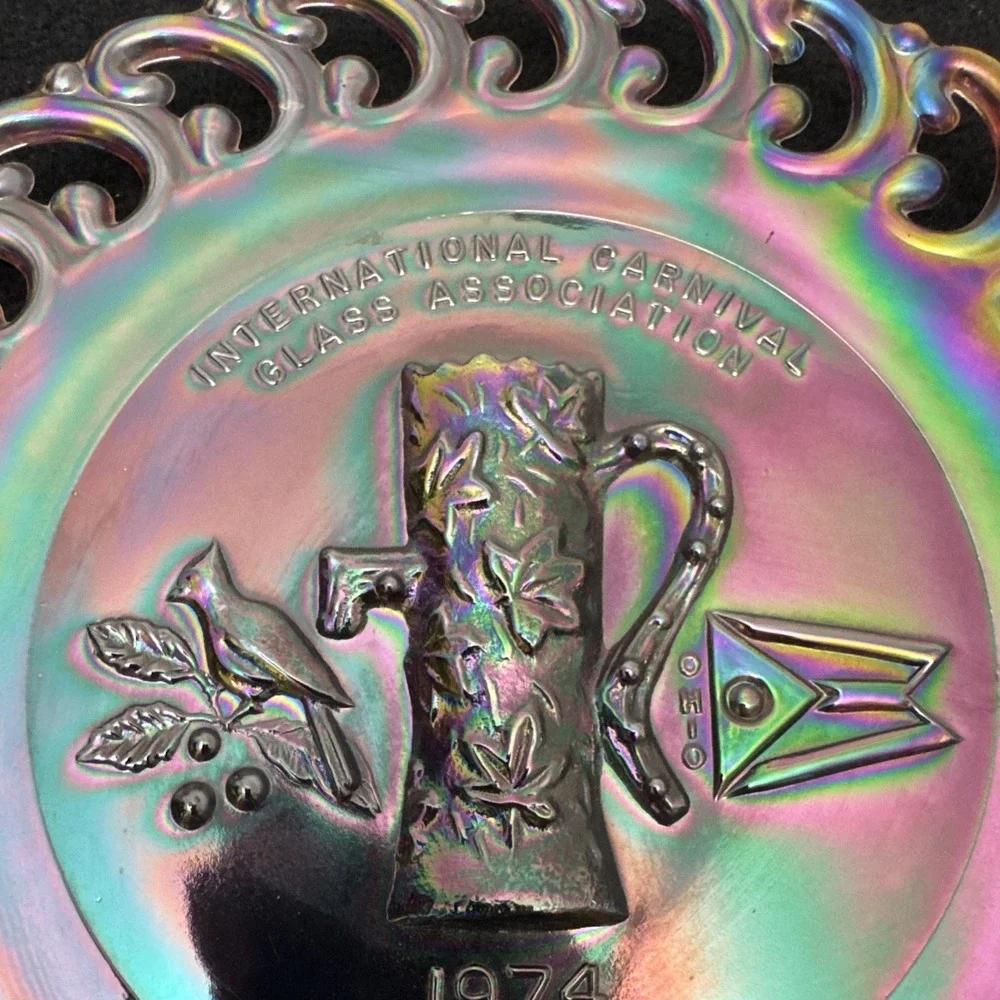 L.E. Smith Amethyst Carnival International Carnival Glass Association Plate 1974